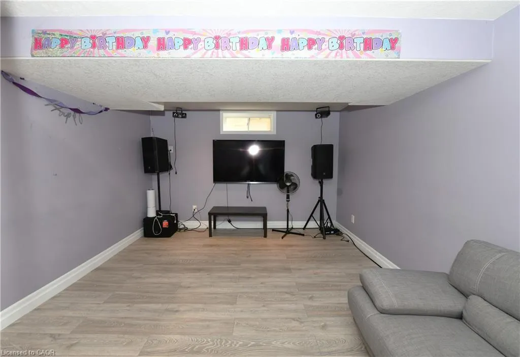 260 Bridlewreath Street
