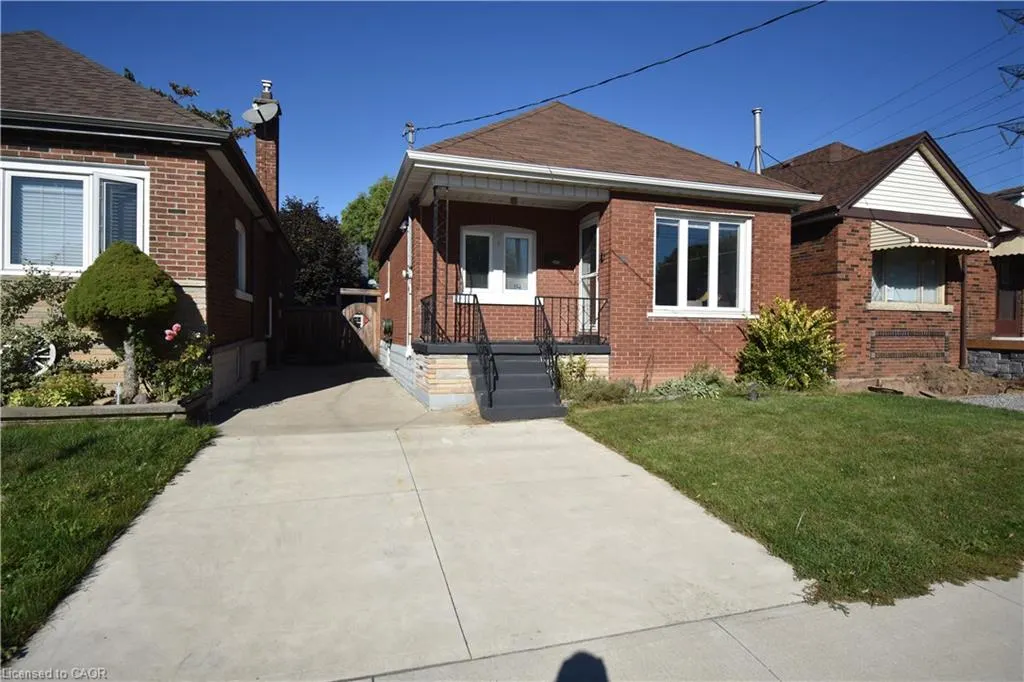 545 Roxborough Avenue