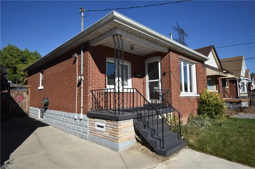 545 Roxborough Avenue