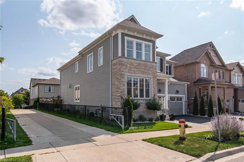 232 Shady Glen Crescent