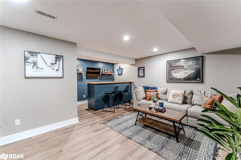 14 Regina Road