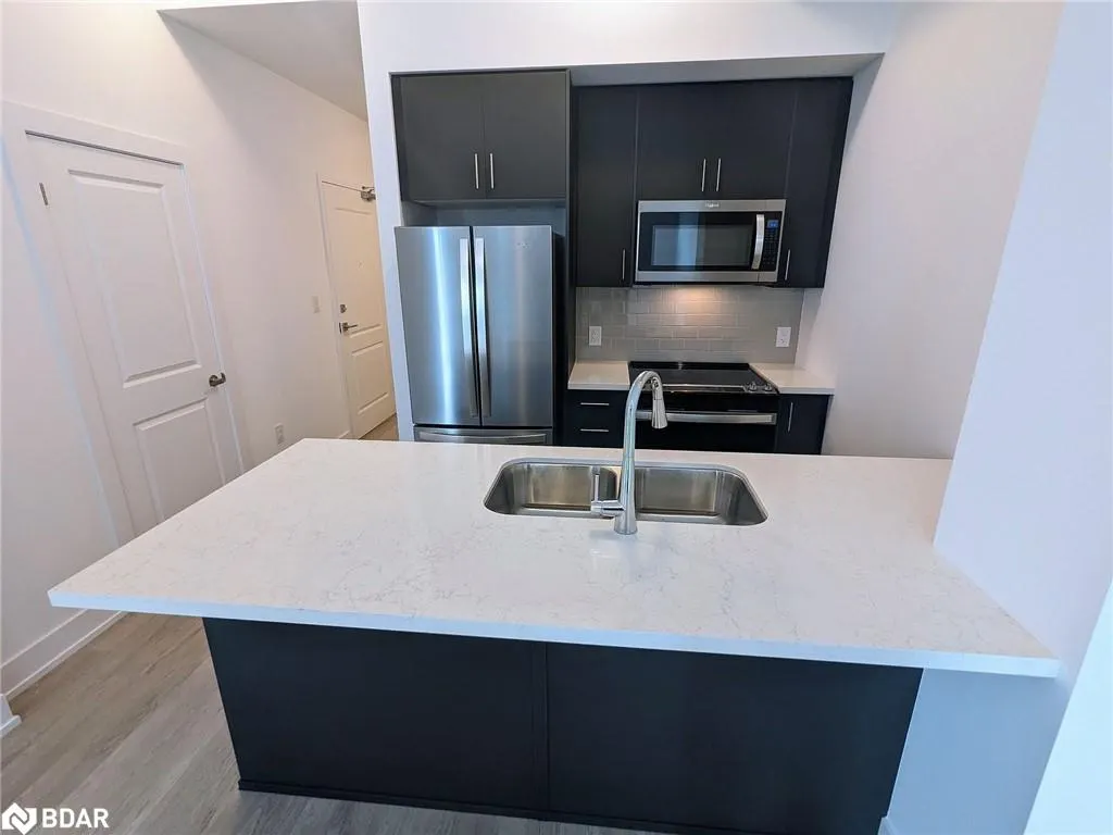 460 Dundas Street, #501