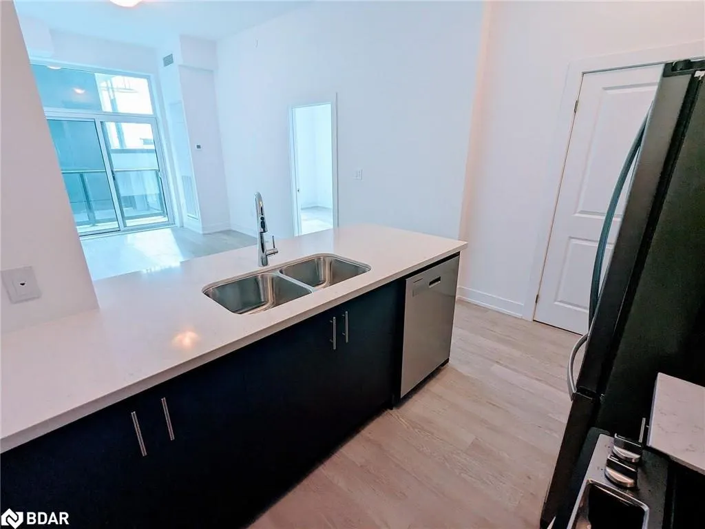 460 Dundas Street, #501