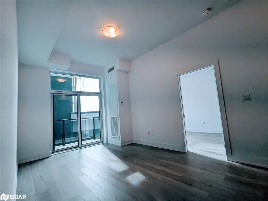 460 Dundas Street, #501