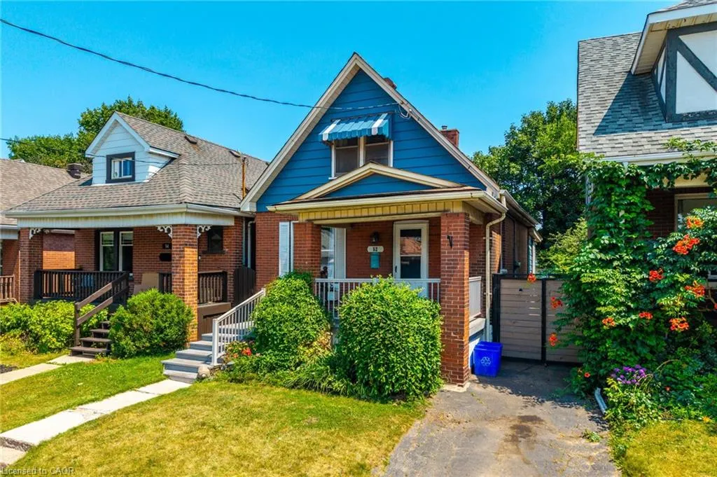 52 Connaught Avenue N