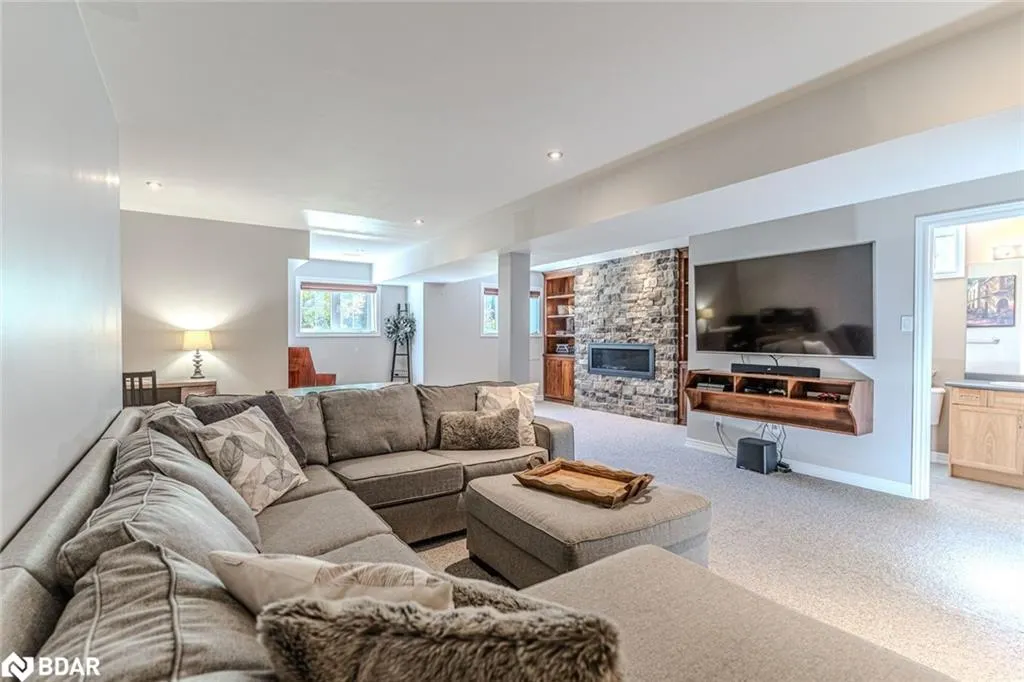 20 Rosemarie Drive