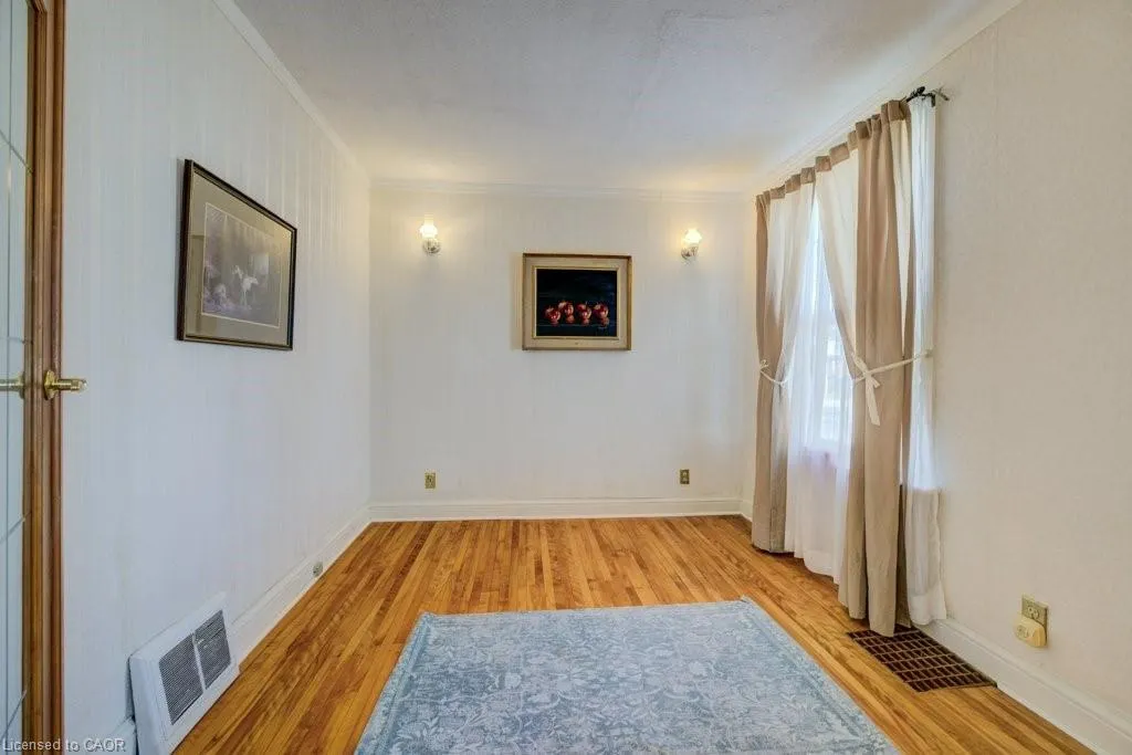 458 Upper Wentworth Street
