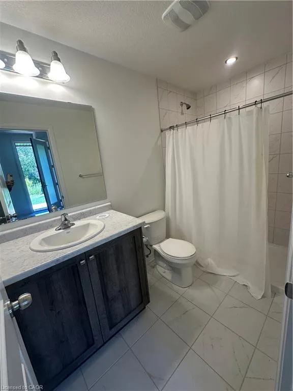 261 Woodbine Avenue, #E11