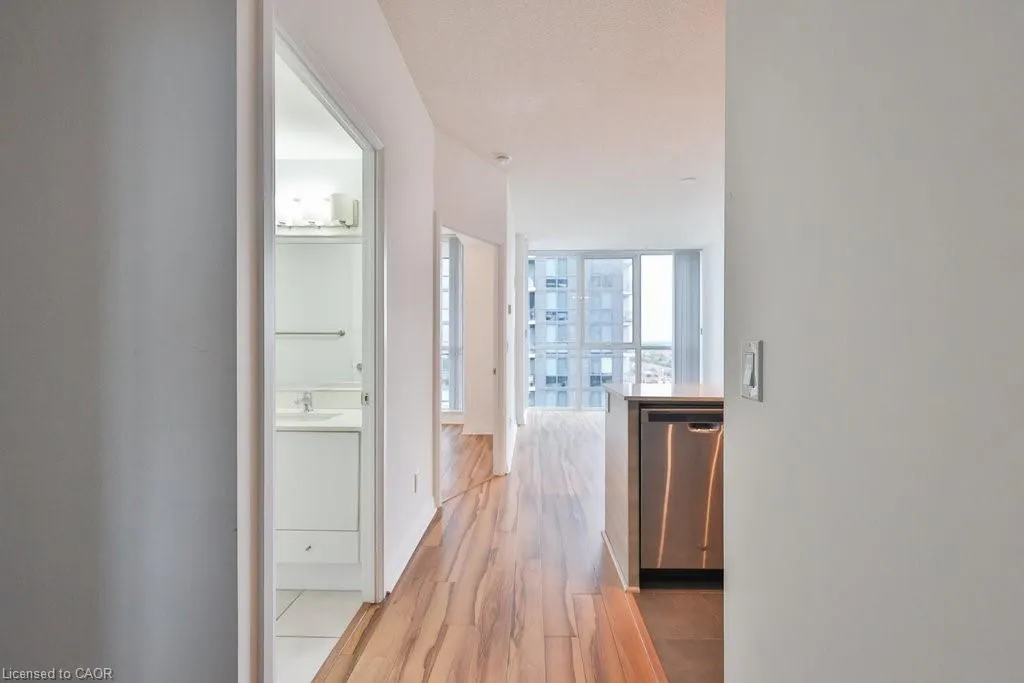 55 Eglinton Avenue W, #1610