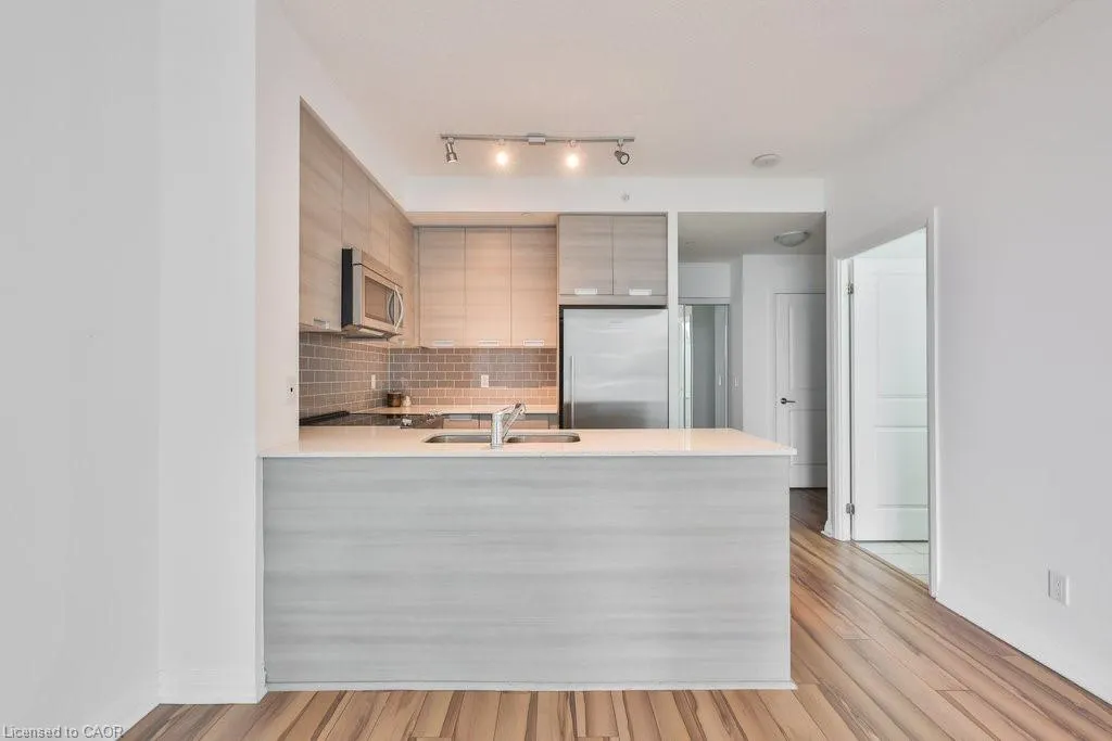 55 Eglinton Avenue W, #1610