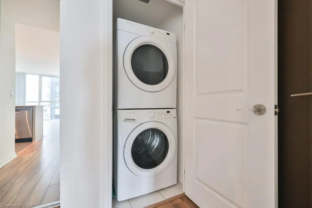 55 Eglinton Avenue W, #1610