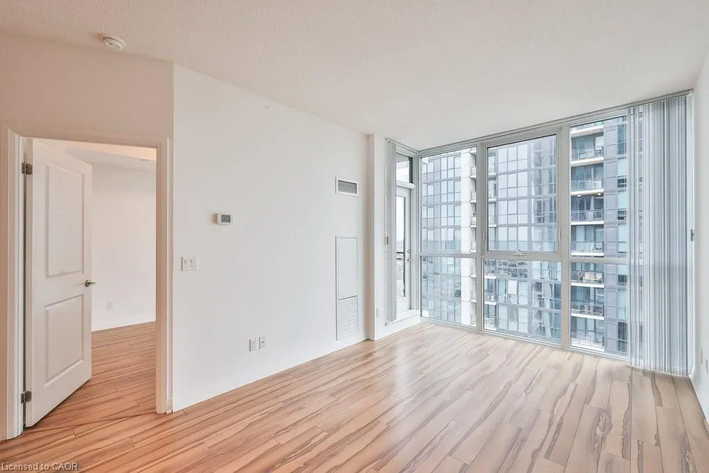 55 Eglinton Avenue W, #1610
