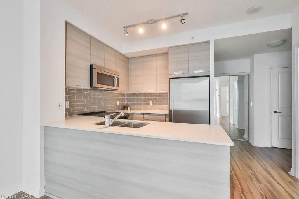 55 Eglinton Avenue W, #1610