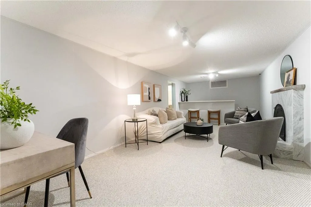 2252 Upper Middle Road, #6