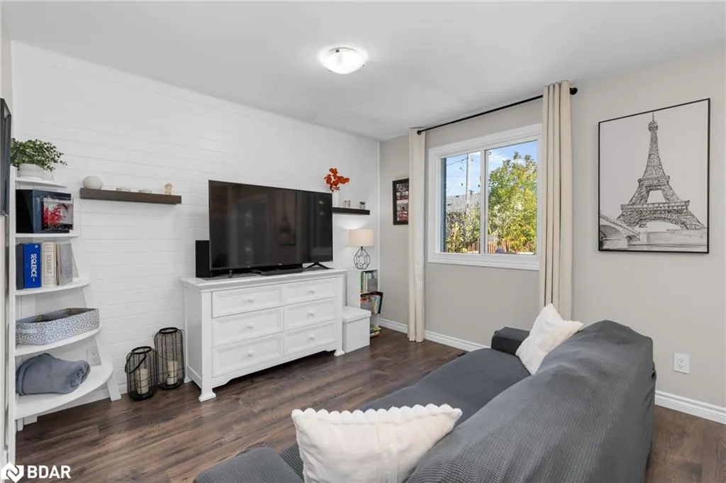 25 South Street, #123