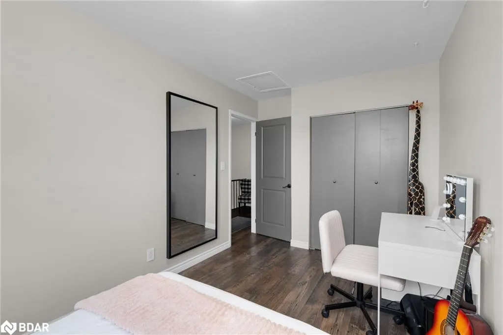 25 South Street, #123
