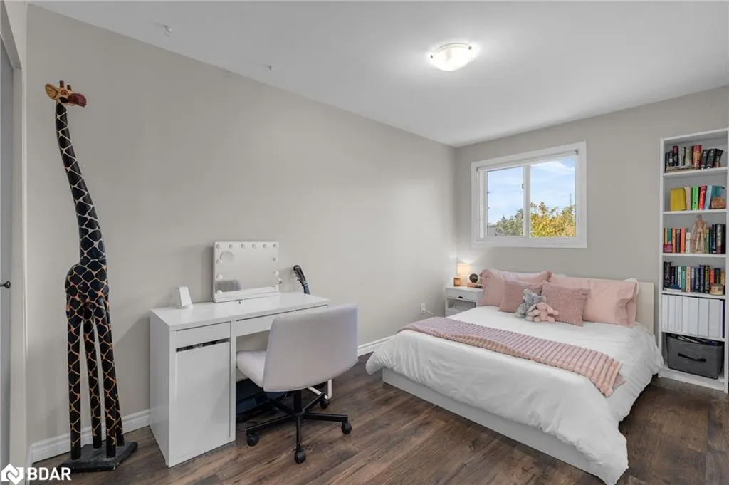 25 South Street, #123