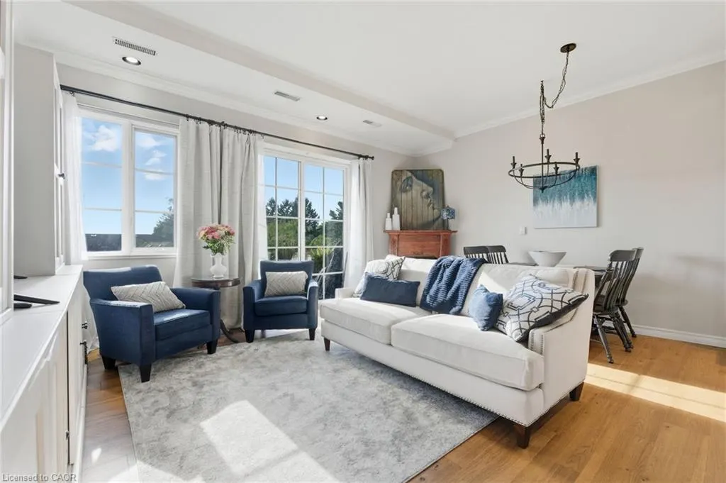 262 Dundas Street E, #311