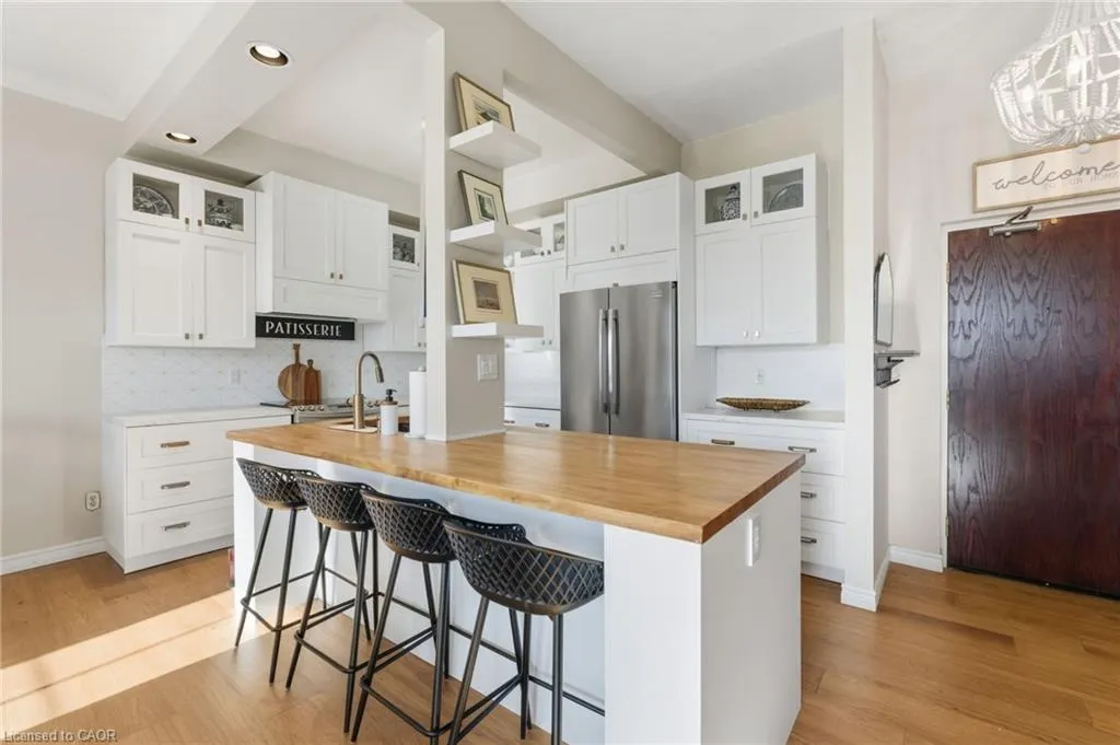 262 Dundas Street E, #311