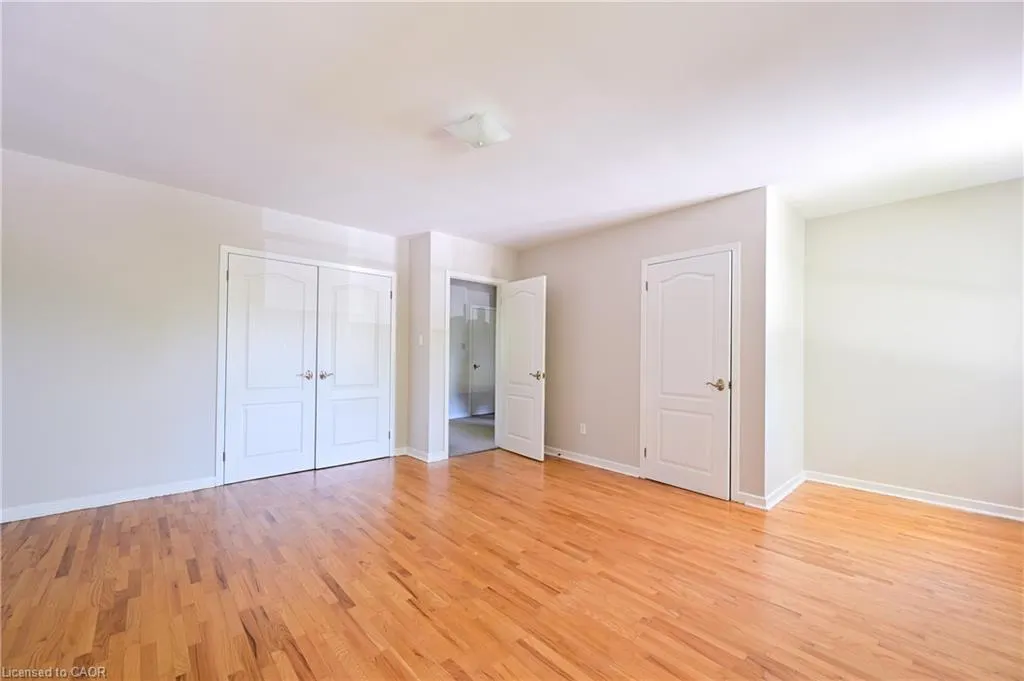 2471 Meadowood Crescent