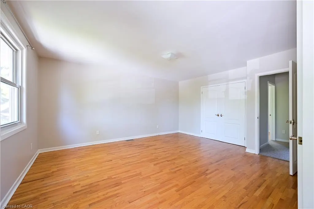 2471 Meadowood Crescent