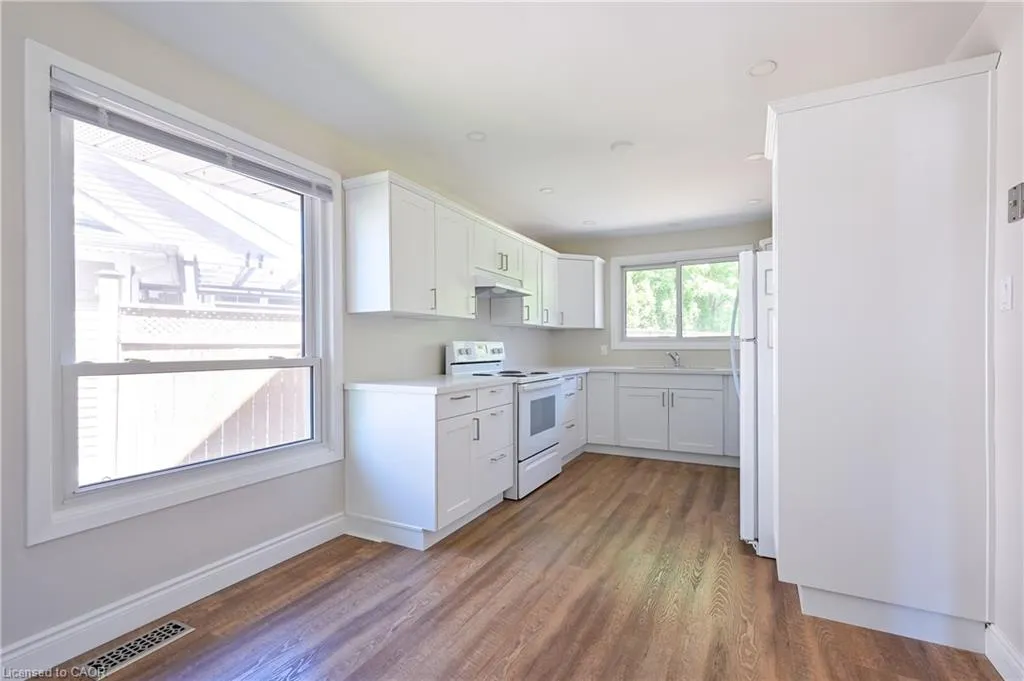2471 Meadowood Crescent