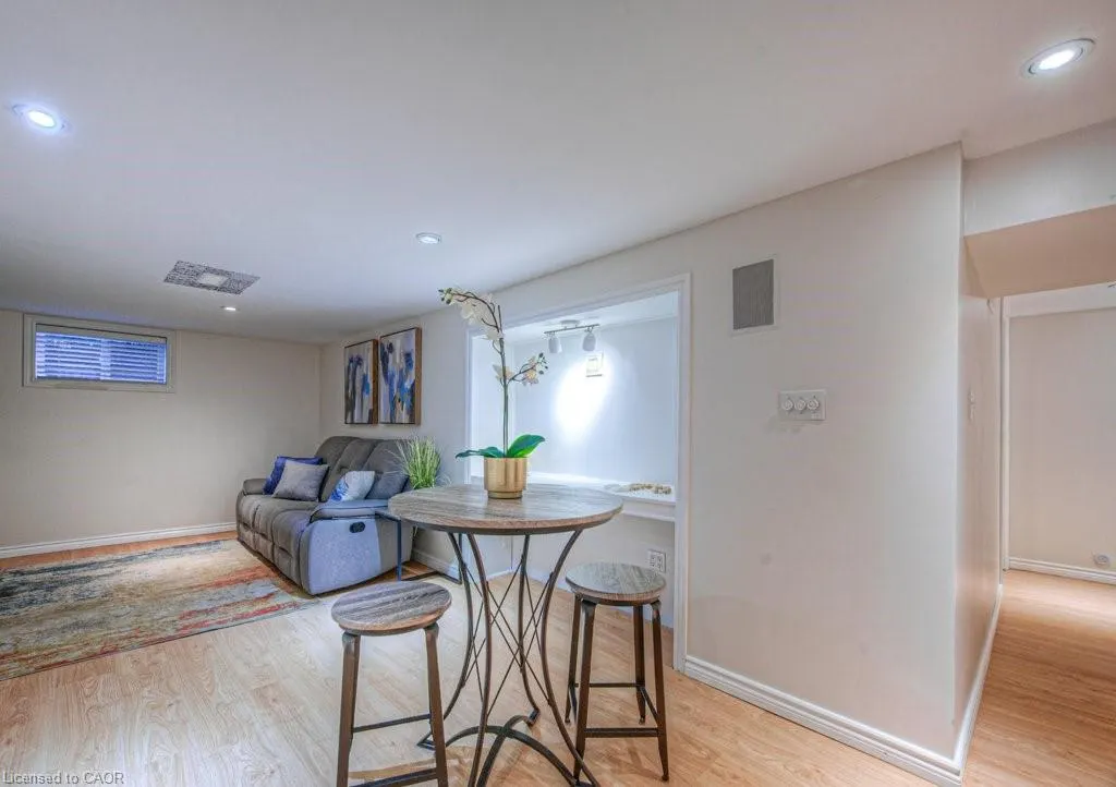 18 Hilltop Drive