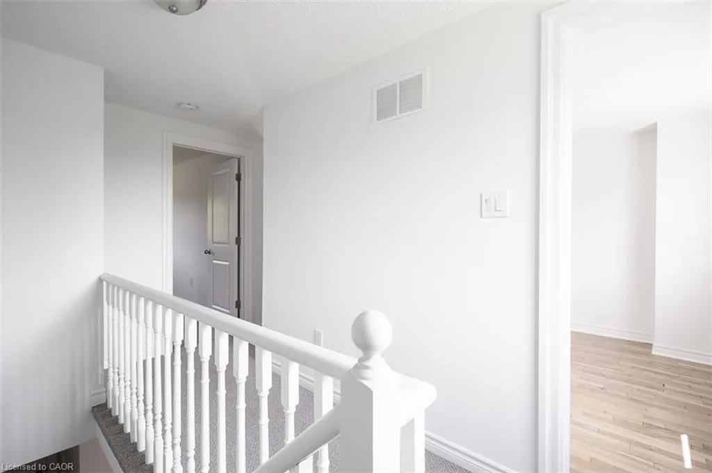 2030 Glenada Crescent