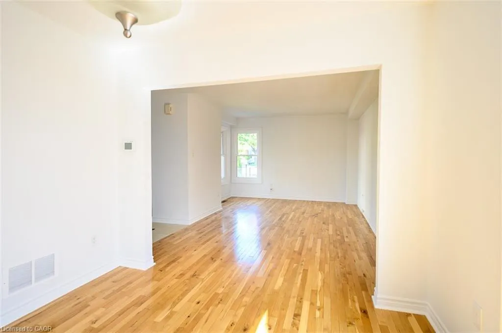 2030 Glenada Crescent