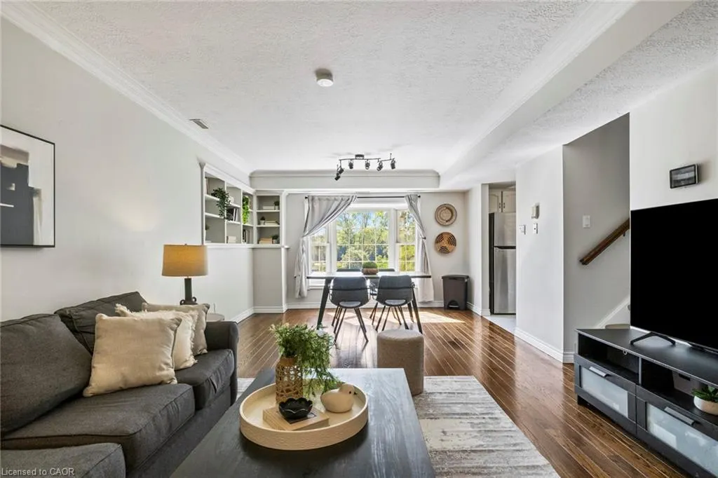 360 Waterloo Avenue, #209