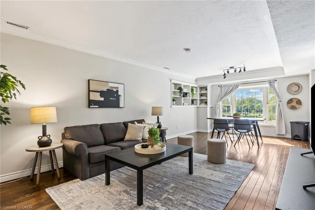 360 Waterloo Avenue, #209