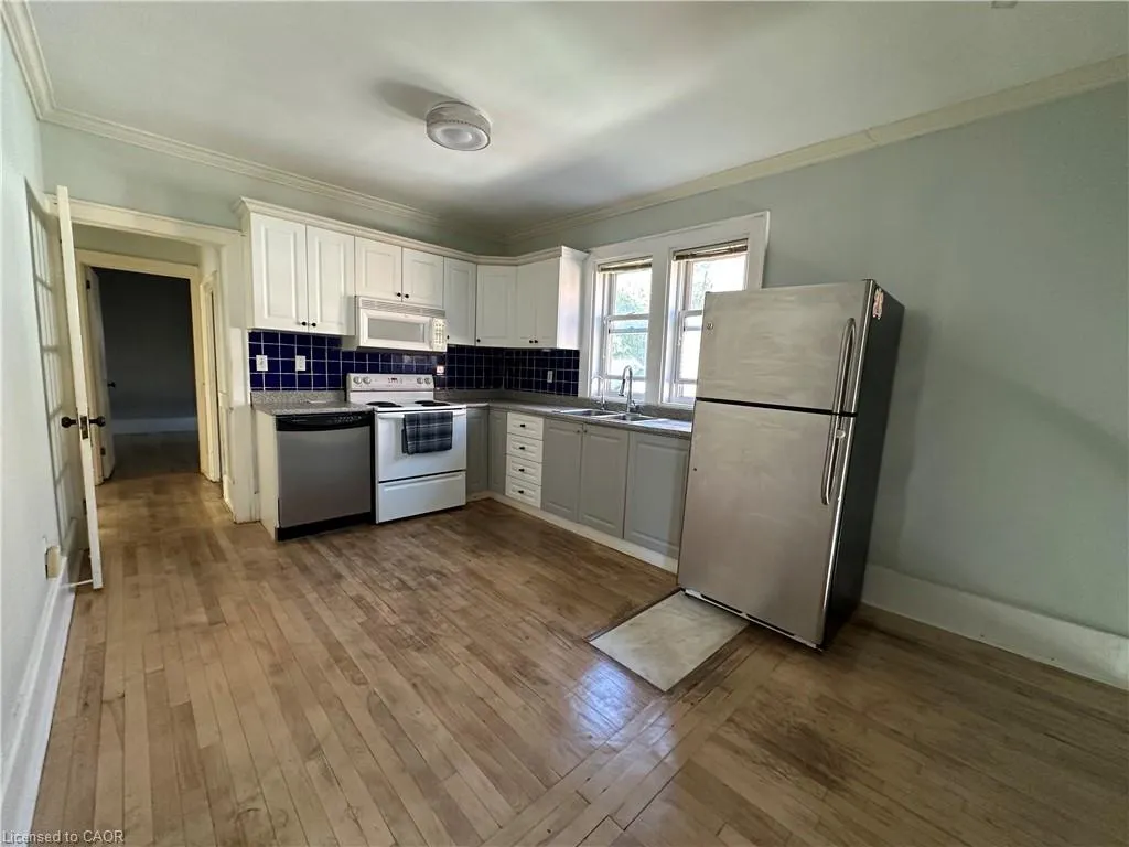 79 1/2 Napier Street
