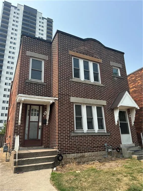 79 1/2 Napier Street