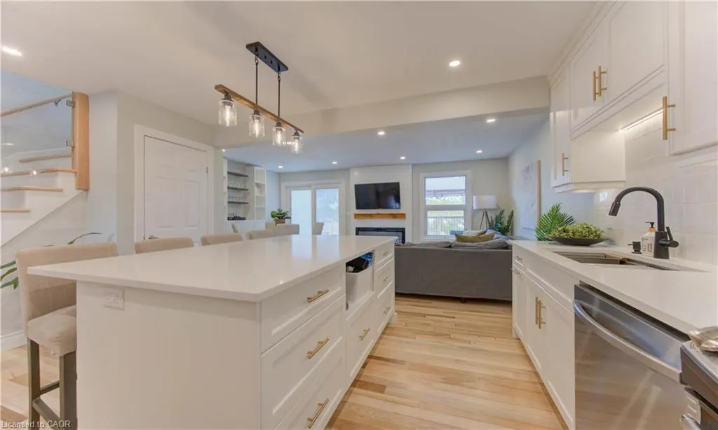 84 Montana Crescent