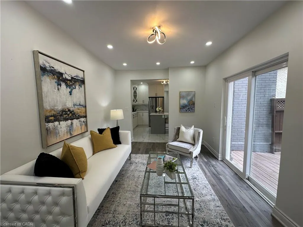 315 Simcoe Street