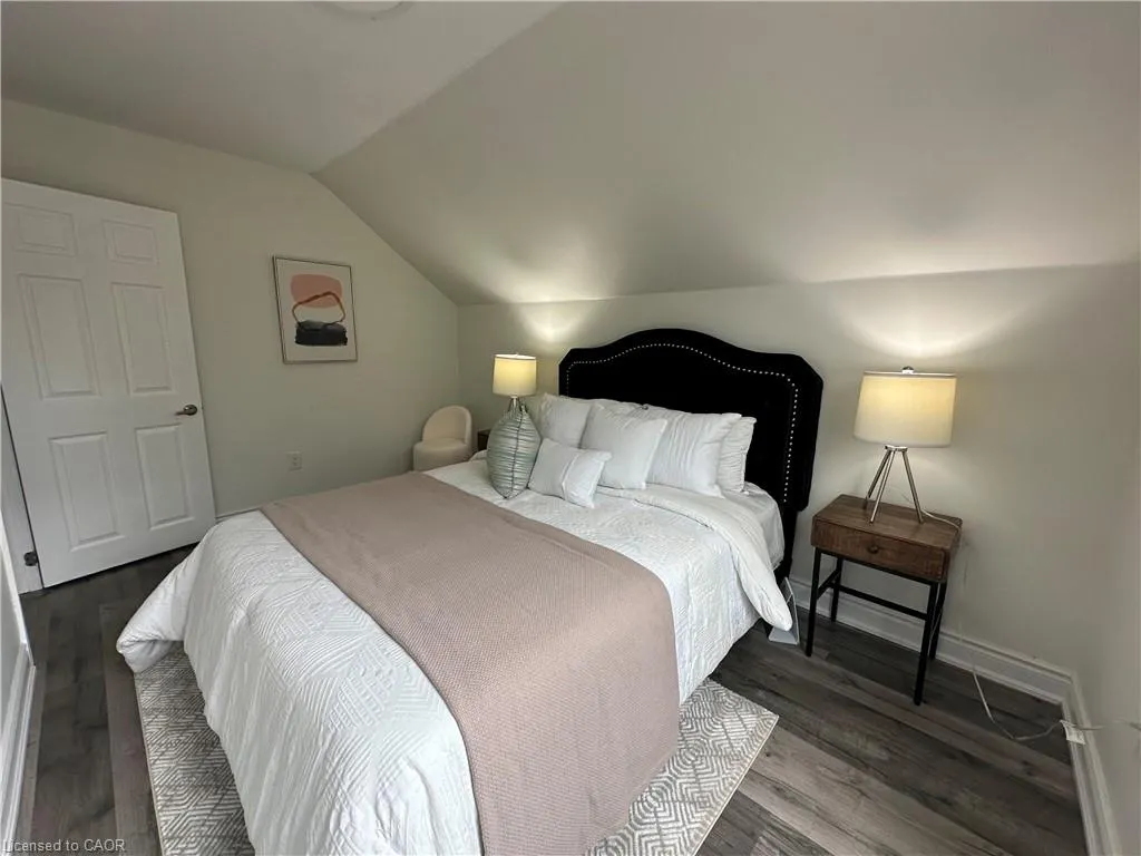 315 Simcoe Street