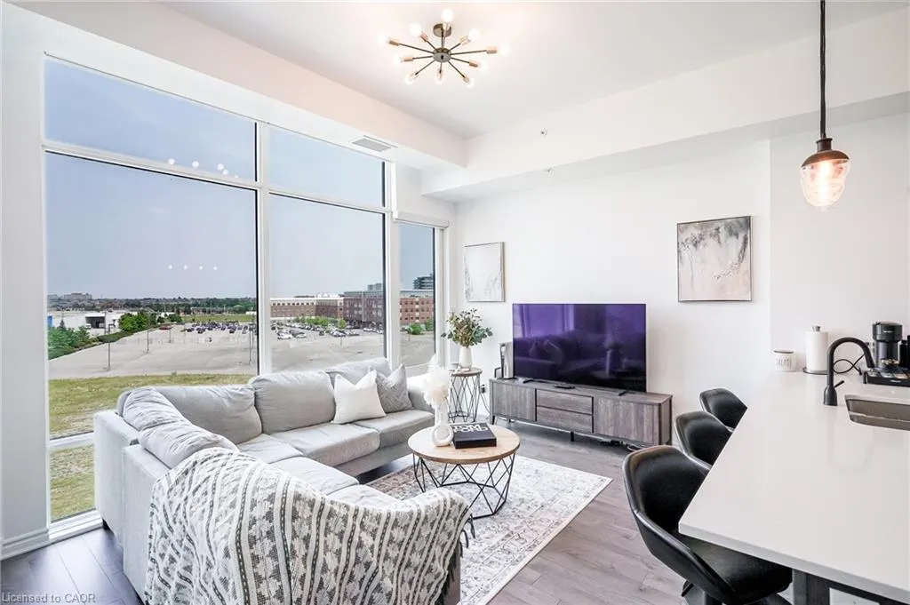 150 Oak Park Boulevard, #513