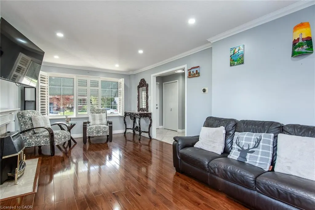 7 Forest Glen Crescent