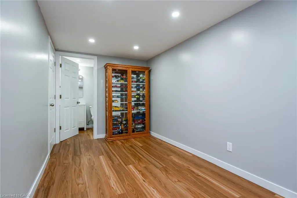 7 Forest Glen Crescent