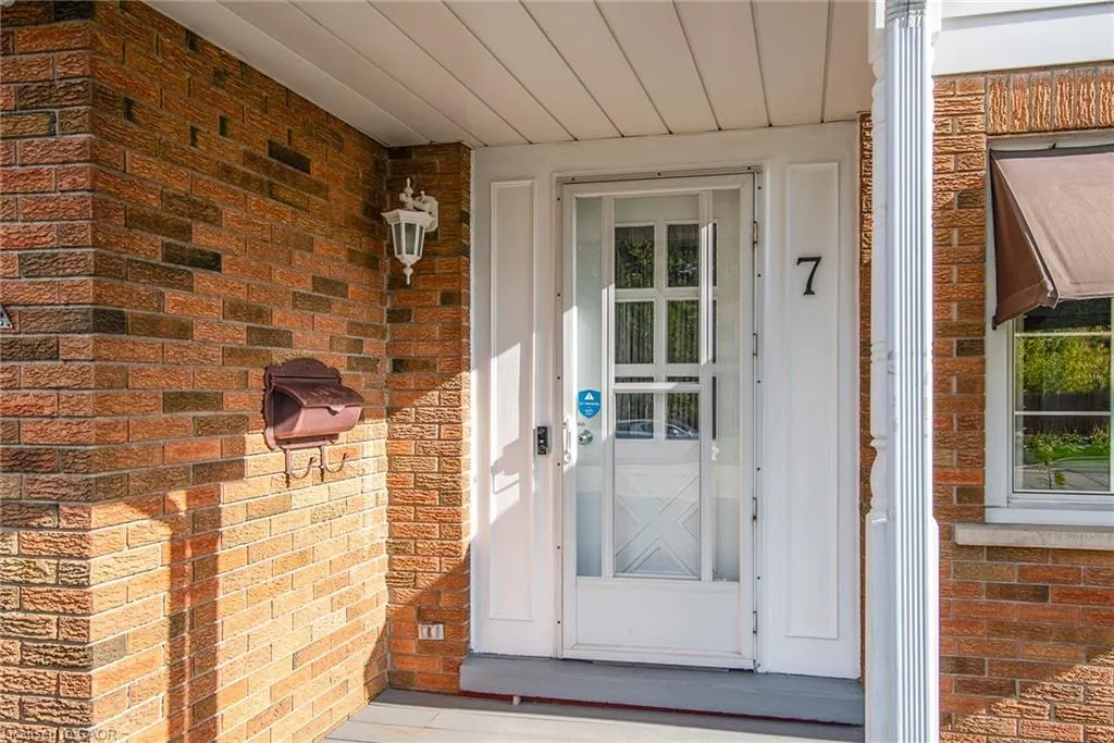 7 Forest Glen Crescent