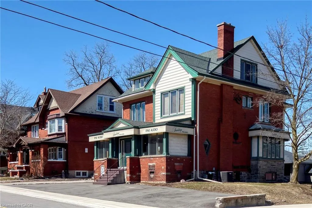 59 Regina Street N