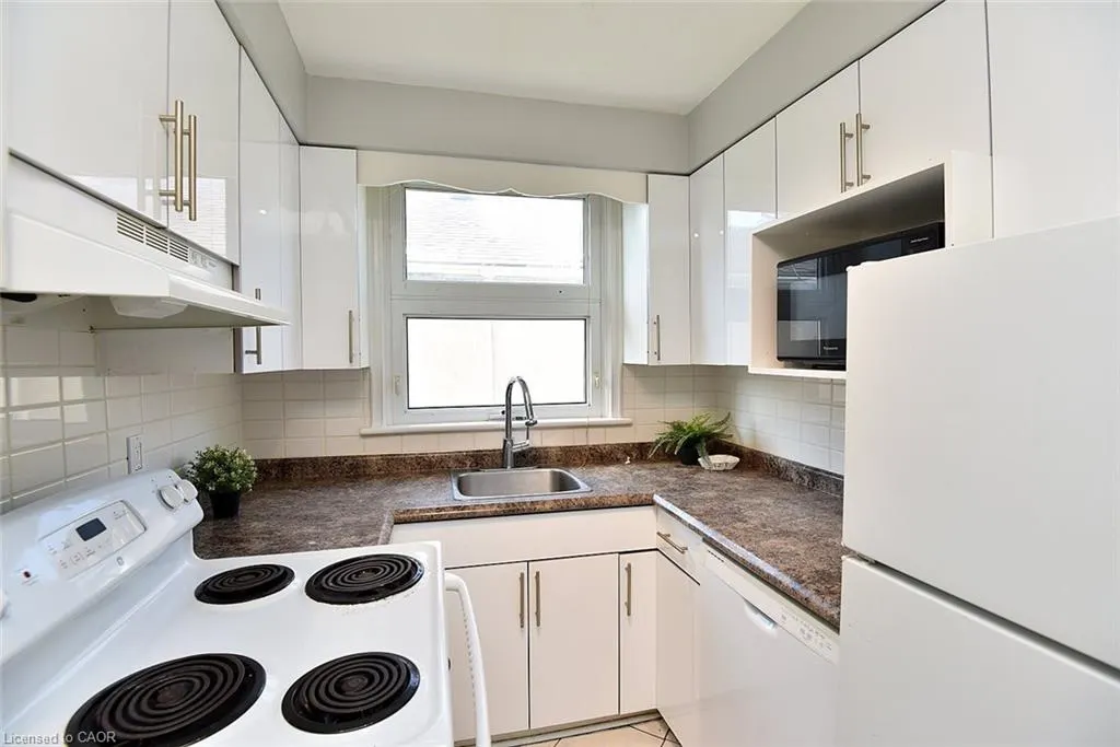 82 East 38th Street