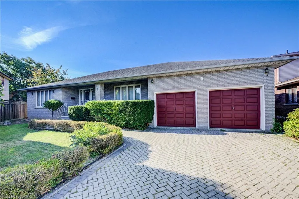 9 Stonecliff Court