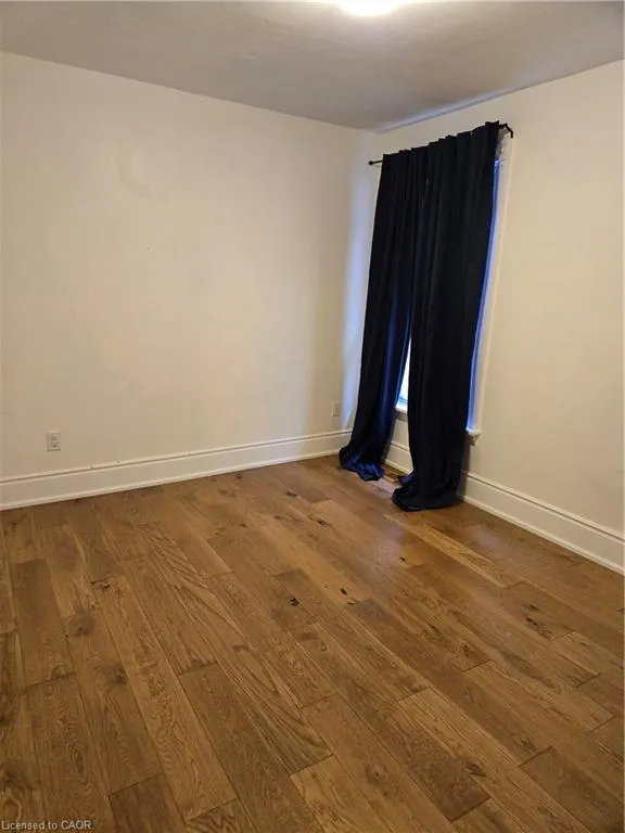 22 Burlington Street E