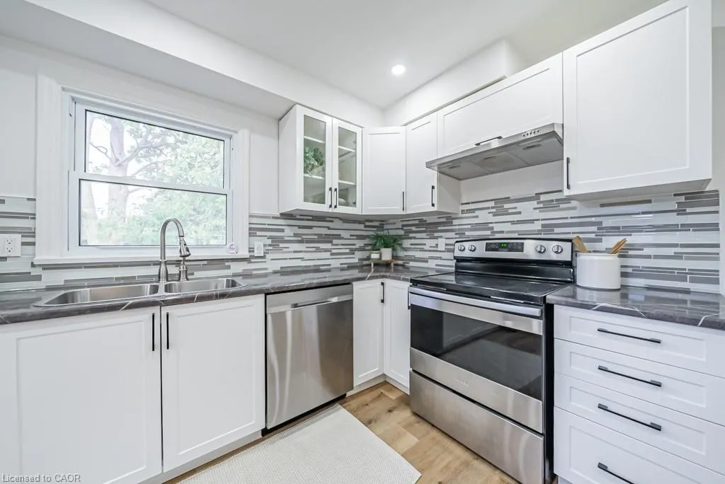 14 Woodbine Avenue, #A