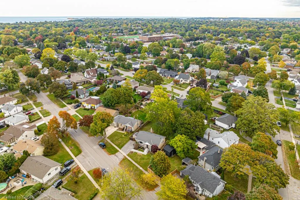 14 Woodbine Avenue, #A