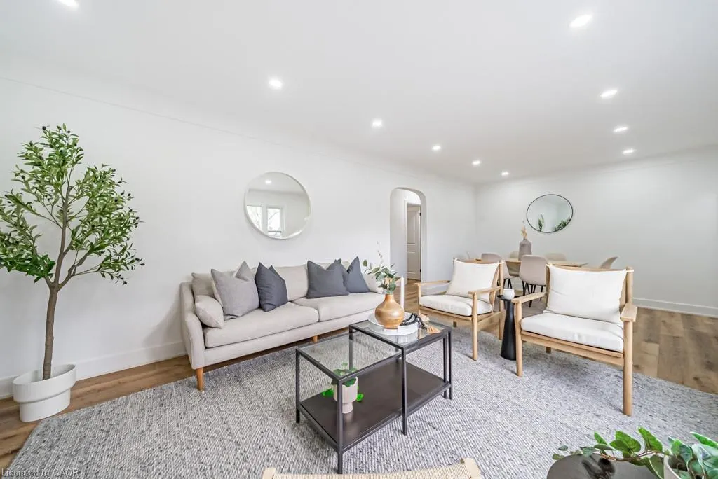 14 Woodbine Avenue, #A