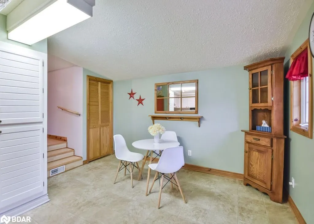 4306 Wainman Line