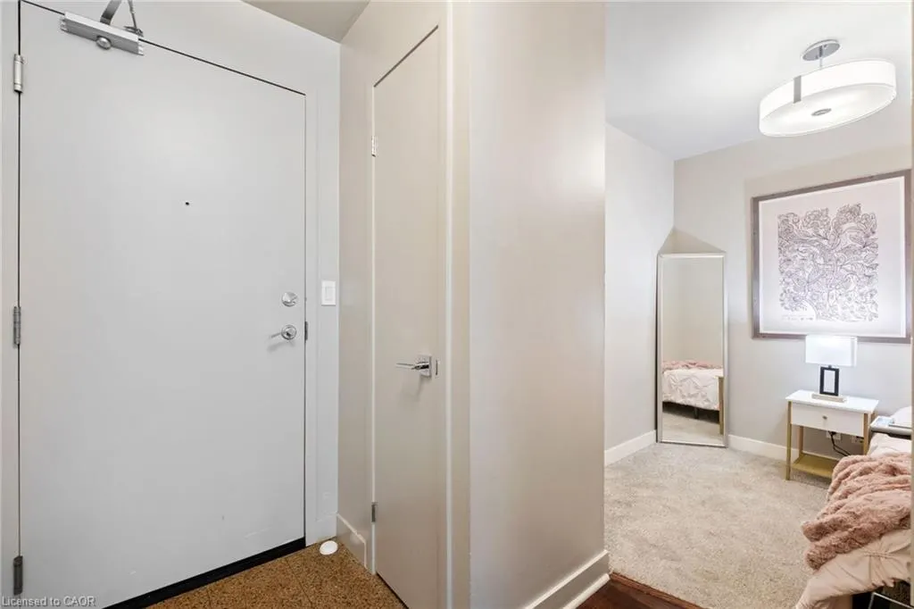 81 Navy Wharf Court, #201