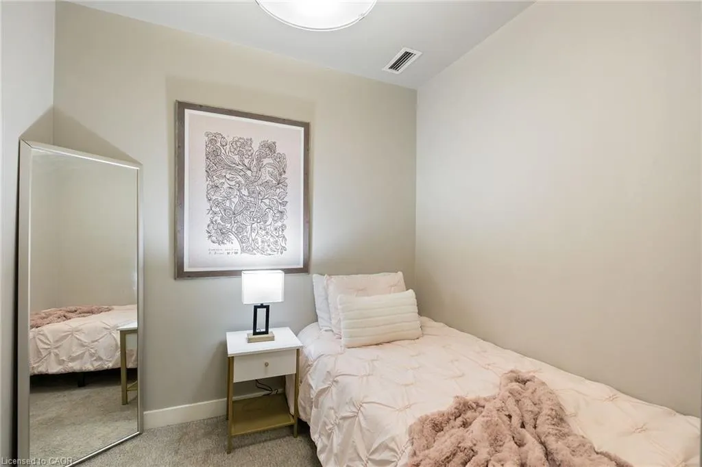 81 Navy Wharf Court, #201